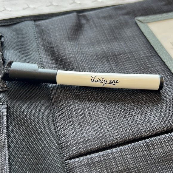 thirty-one 10th Anniversary Hang-Up Room Organizer - Picture 5 of 5